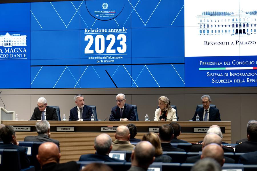 Tavolo relatori relazione annuale intelligence.jpg