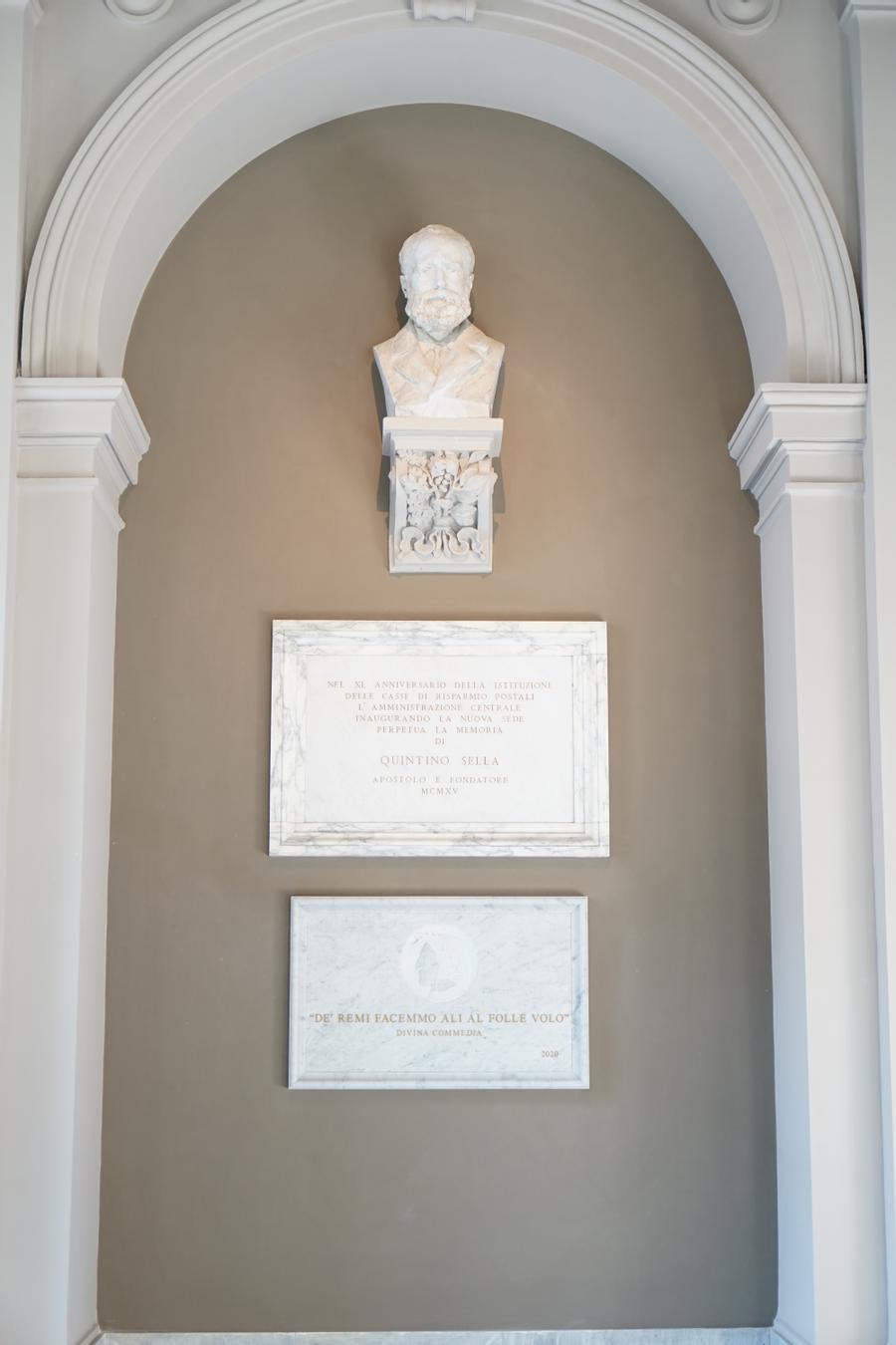 Palazzo Dante la loggia.JPG